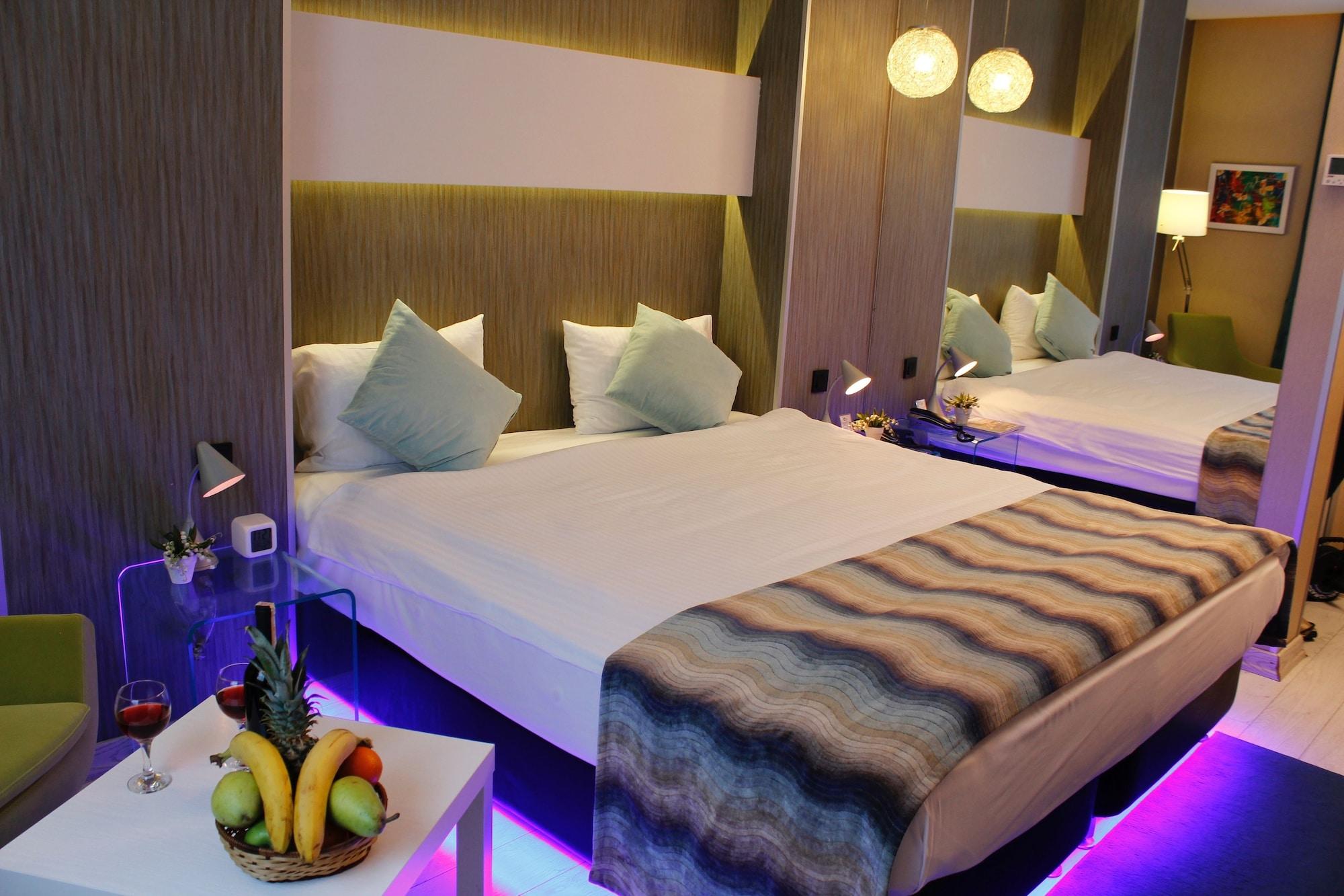 Tempo Hotel 4Levent Истанбул Екстериор снимка