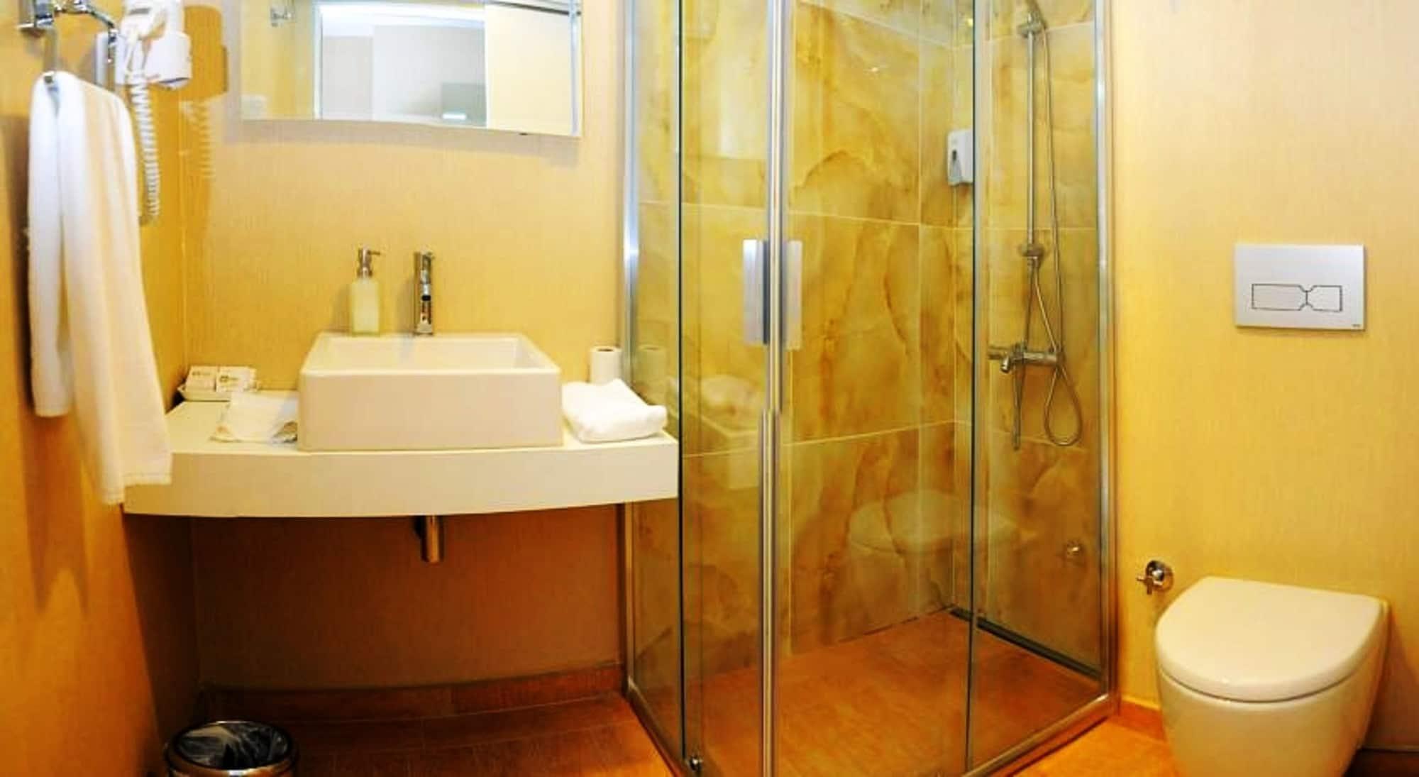 Tempo Hotel 4Levent Истанбул Екстериор снимка