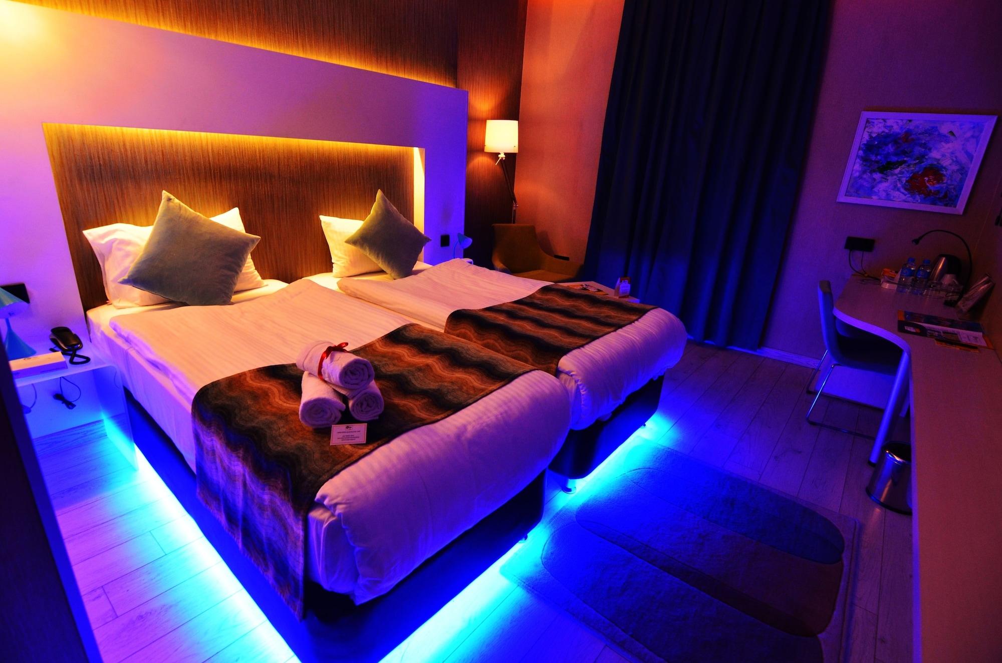 Tempo Hotel 4Levent Истанбул Екстериор снимка
