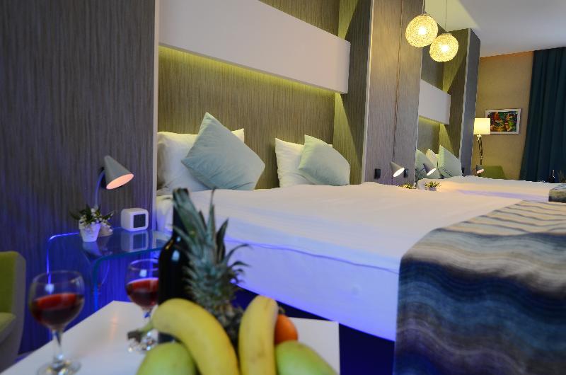 Tempo Hotel 4Levent Истанбул Екстериор снимка