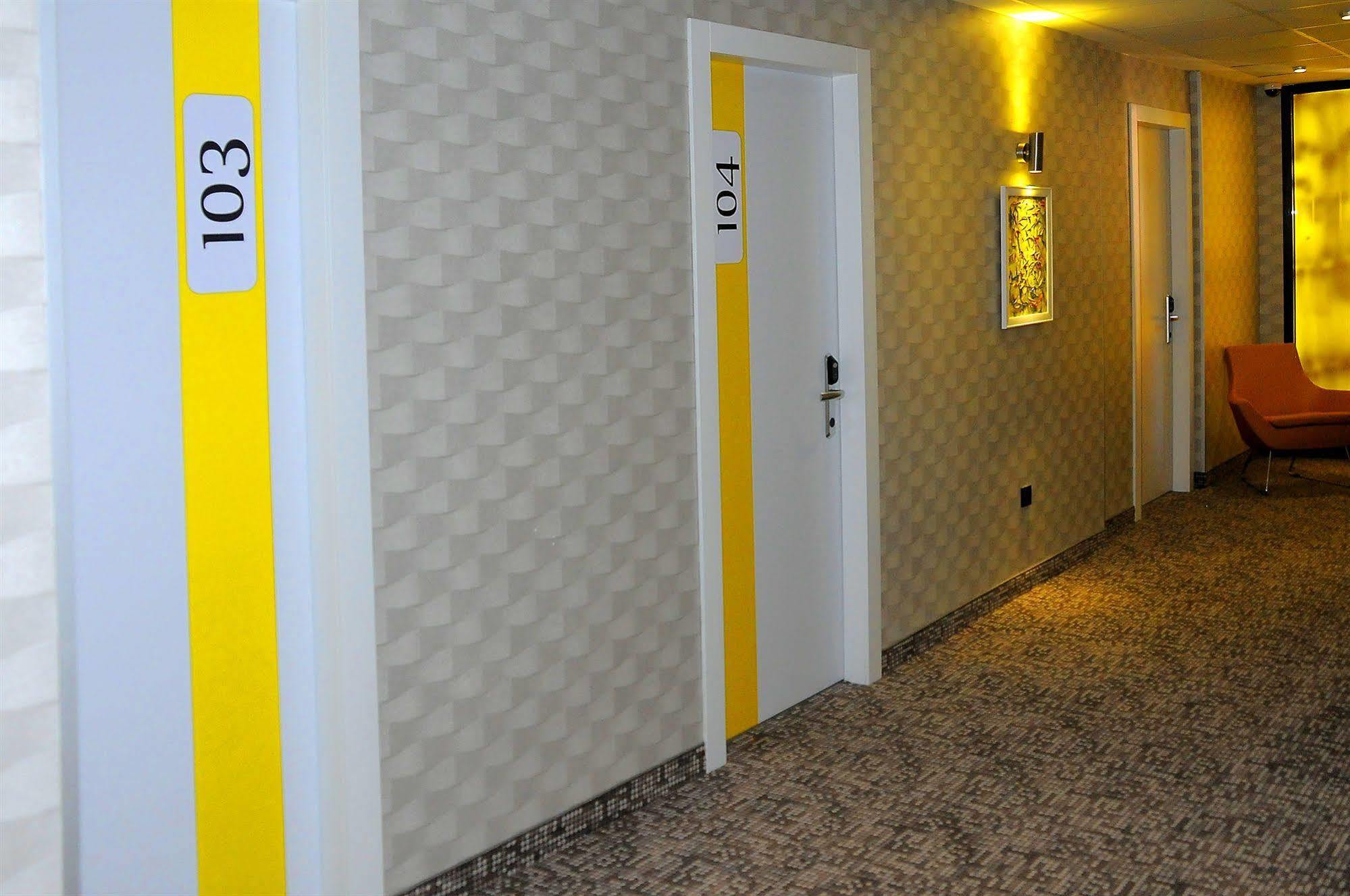 Tempo Hotel 4Levent Истанбул Екстериор снимка