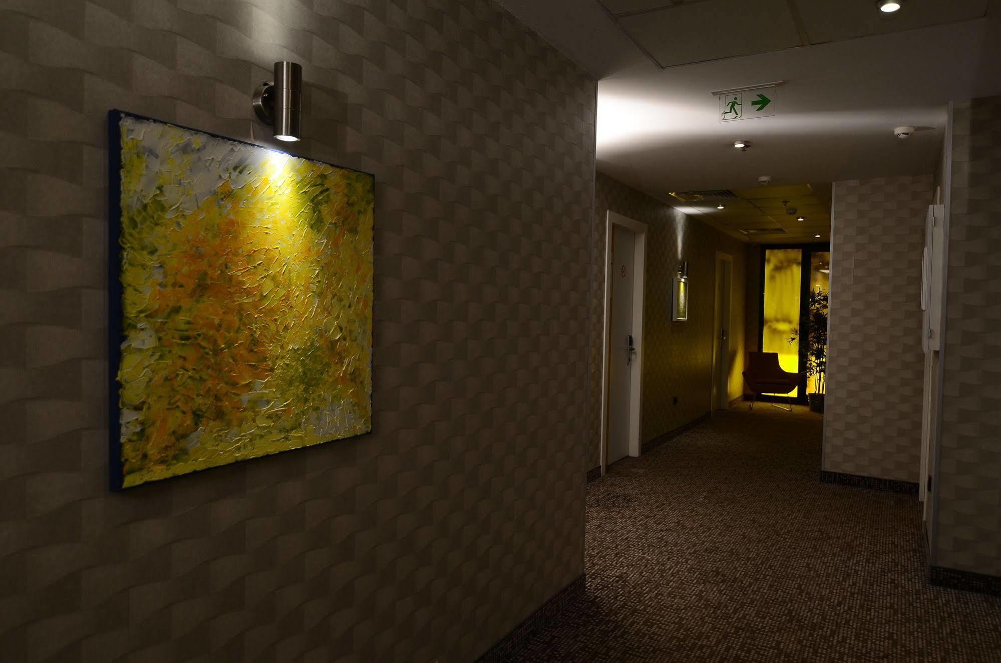 Tempo Hotel 4Levent Истанбул Екстериор снимка